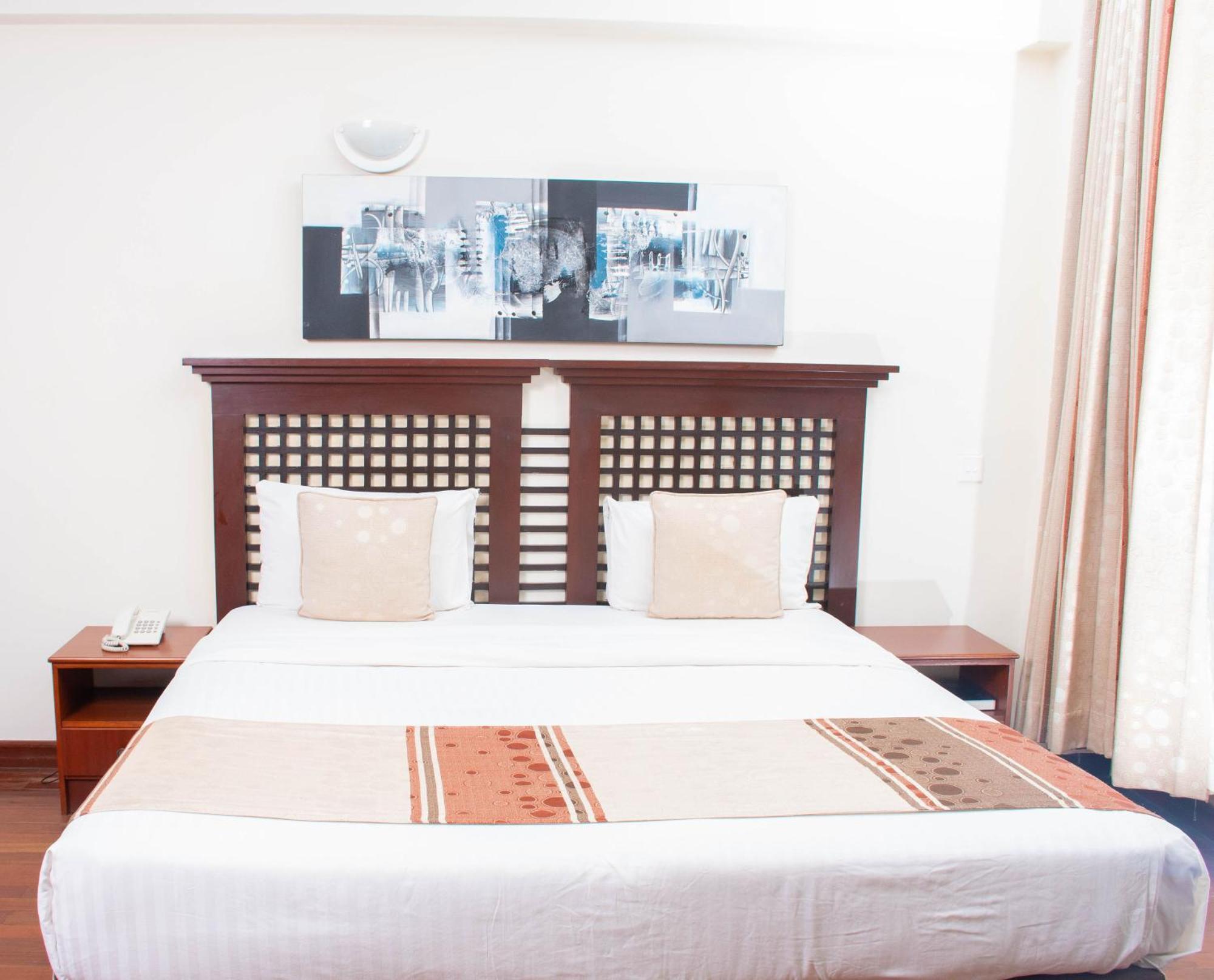 Cranes Suites Hotel Кітале Екстер'єр фото